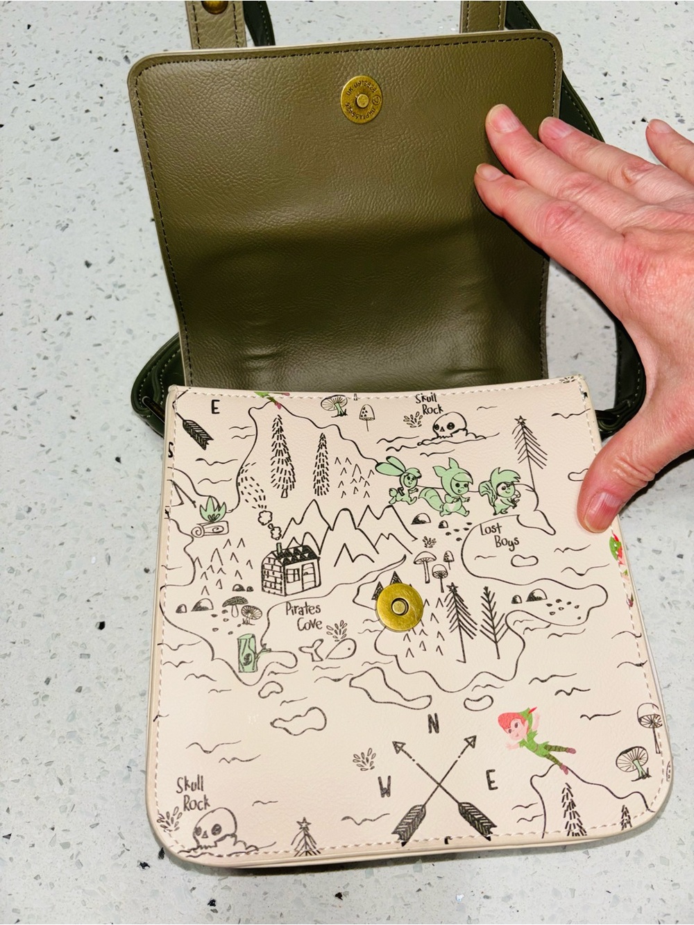 Loungefly Peter Pan Rare Green-Trim Illustrated Crossbody Bag - Picture 6 of 6